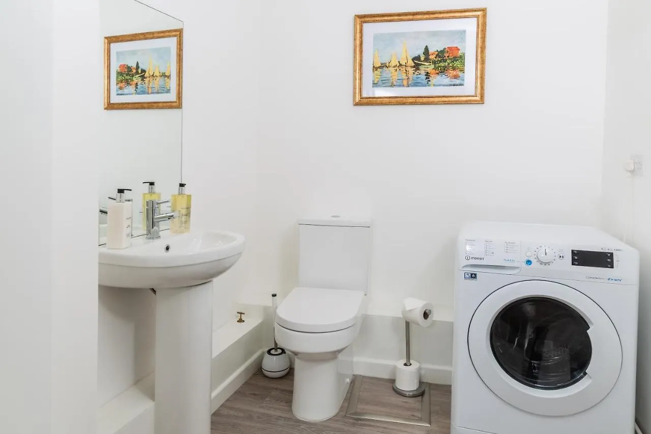 Elizabeth Flat 5 - By Luxury Apartments Cheltenham United Kingdom